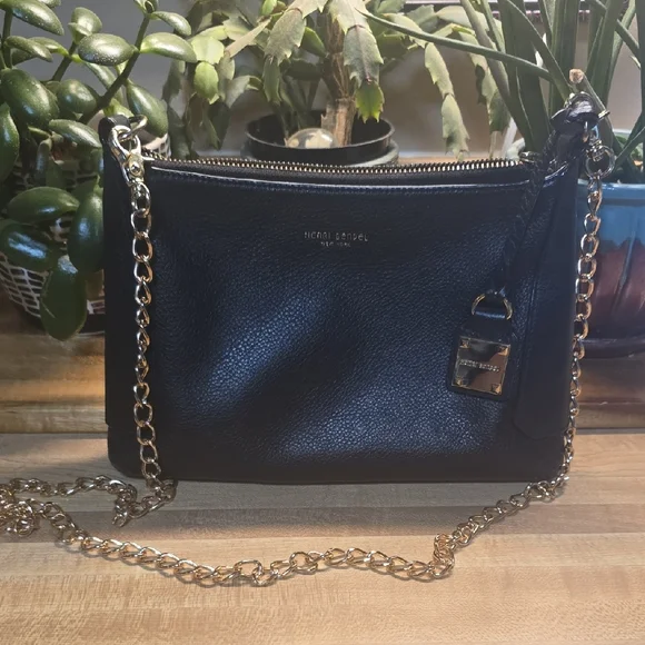 Henri Bendel Black Leather Crossbody Bag with Gold Chain - Picture 1 of 12
